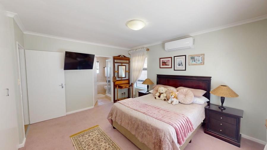 3 Bedroom Property for Sale in Fairview Golf Estate Western Cape